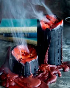 Schwarze Stumpenkerze Mit Vampir Blut 15cm -Halloween-Dekoration Verkäufe blutende schwarze vampir stumpenkerze black vampire pillar candle with blood tears 50663 031