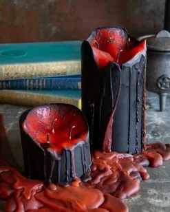 Schwarze Stumpenkerze Mit Vampir Blut 15cm -Halloween-Dekoration Verkäufe blutende schwarze vampir stumpenkerze black vampire pillar candle with blood tears 50663 04