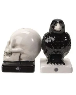 Totenschädel & Rabe Als Salz & Pfefferstreuer -Halloween-Dekoration Verkäufe totenkopf und rabe salz und pfefferstreuer skull and raven salt and pepper shaker gothic tischdeko 54743 05